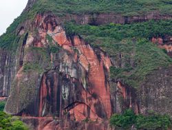 rock face of mountain in Amboro National Park